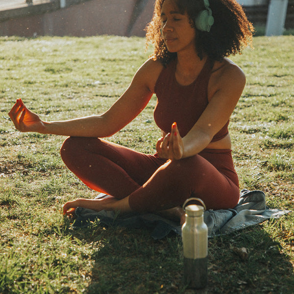 16oz-rise-reflect-with-bamboo-cap-r1 16oz_rise_reflect_yoga_park_headphones_square.jpg