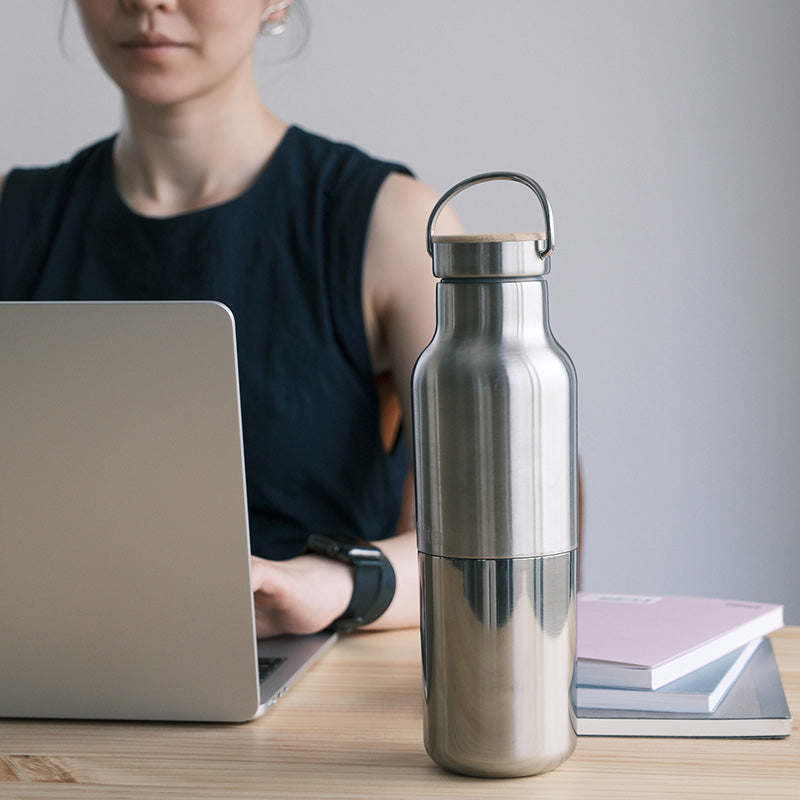20oz-rise-reflect-with-bamboo-cap-a8 20oz_rise_reflect_desk_laptop_square.jpg