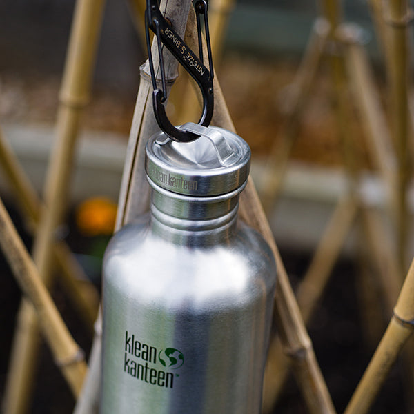 classic-steel-loop-cap-m6 40oz_bottle_steel_loop_cap_lifestyle.jpg