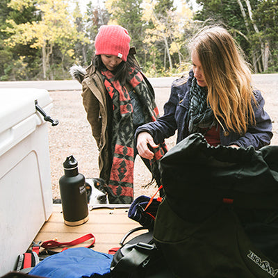 64oz-classic-with-loop-cap-c3 64oz_insulated_classic_backpackers_tailgate_square.jpg