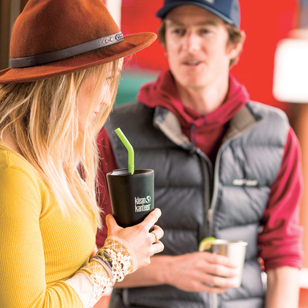 tumbler-straw-lid-with-straw-s8 K16VSSC-SB-guy-girl_style_9a499e23-5b7a-4a0d-b42e-d1b4b02627b2.jpg