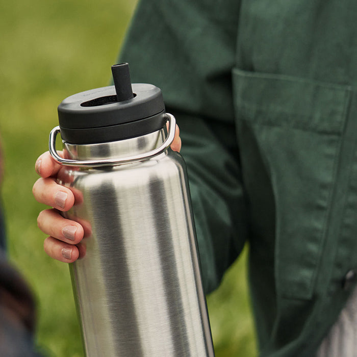tkwide-twist-cap-with-straw-kit-z5 K32TKWSSL-BS-T-TWIST-32_oz_water_bottle_straw_cap_lifestyle_76e40be3-2488-47fa-afd0-c7d5ba075b15.jpg