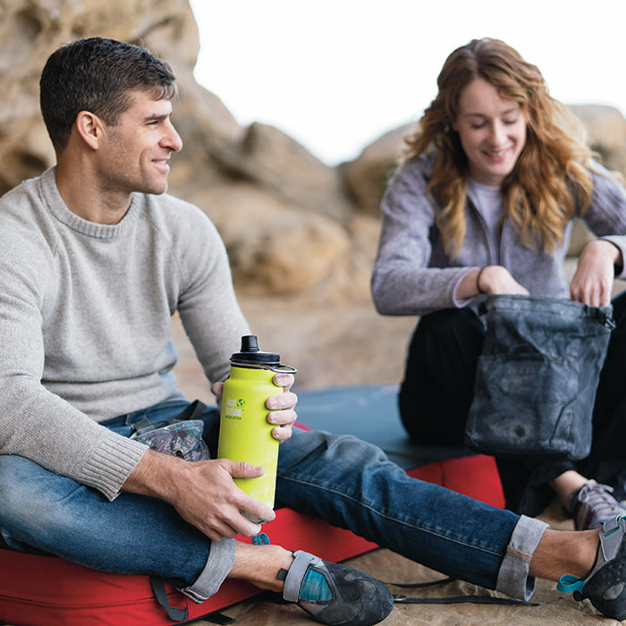 tkwide-chug-cap-t2 K32TKWSSL-JP-chug_cap_bouldering_lifestyle.jpg