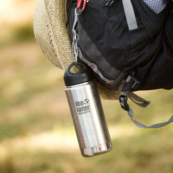 steel-s-biner-3-r8 carabiner_steel_bottle_backpack_lifestyle_dd4fef2d-f5d2-4f32-ac05-c706bd6b518e.jpg