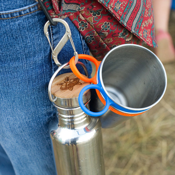 steel-s-biner-3-r8 carabiner_steel_clip_bottle_lifestyle_f9a2dad1-cd06-4894-b3ff-13476b2b5a87.jpg