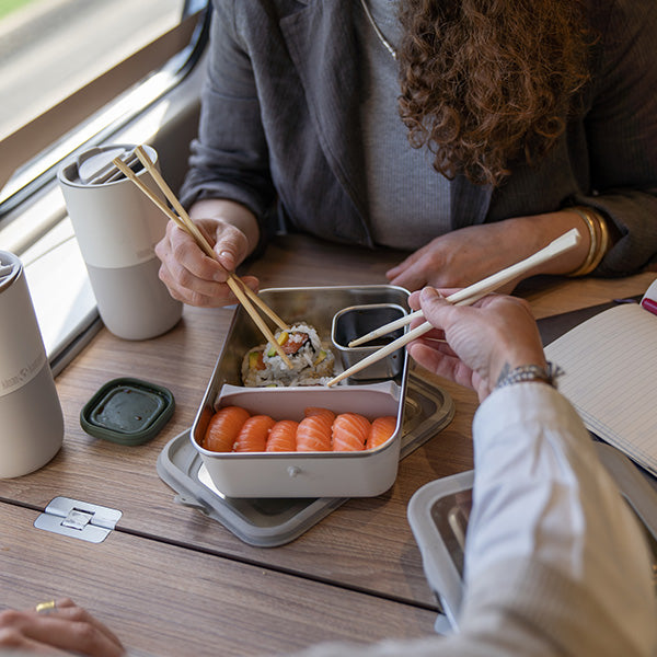 55oz-rise-food-box-big-meal-f2 rise_food_lunch_box_big_meal_tofu_sushi_share_square.jpg