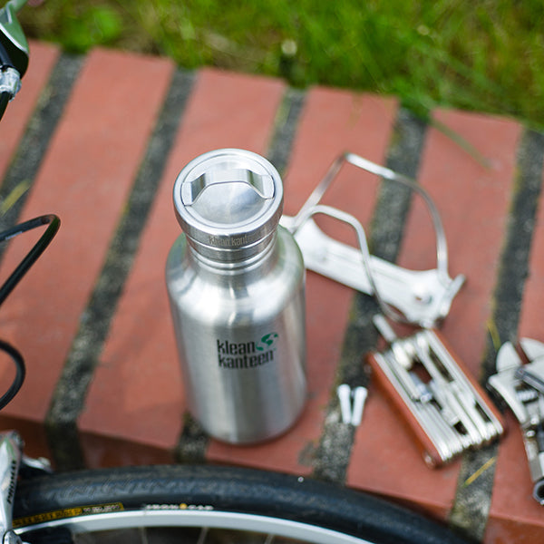 classic-steel-loop-cap-m6 stainless_bottle_cap_bike_parts_lifestyle.jpg