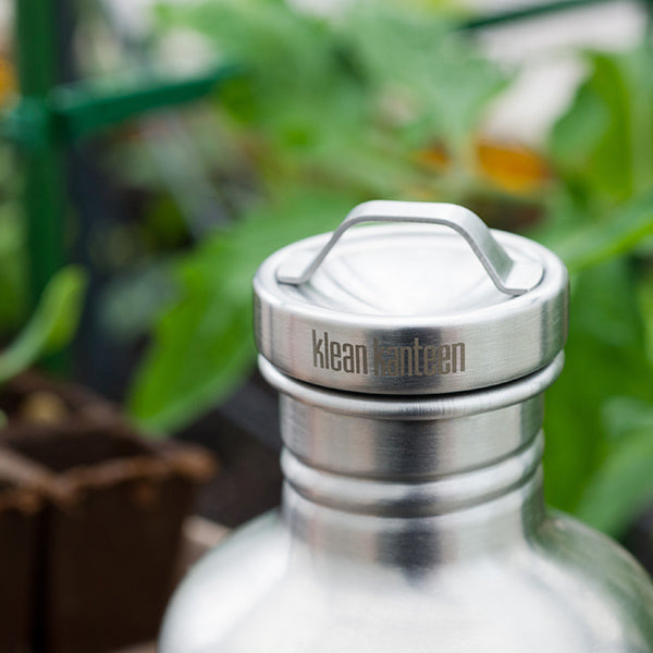 classic-steel-loop-cap-m6 stainless_cap_garden_lifestyle.jpg